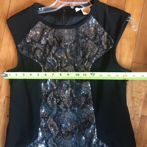 AVAILABLE LBD with sequin snakeskin print - Picture 12 of 14